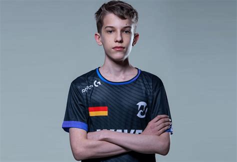 <b>JannisZ</b>, from Germany, is currently ranked third in Europe and is a two-time winner of the FNCS. . Jannisz twitch